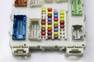 Ford Focus (2011–2018) Interior fuse box DM5T14014DCA - 4