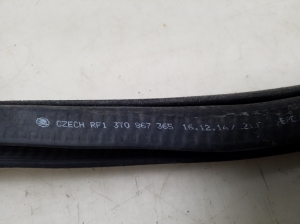 Skoda Superb (2008–2015) Esiukse tihenduskumm 3T0867365 - 2