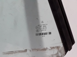 Mercedes Benz E-Class W207 (2009–2017) Seitenscheibe hinten (Karosserie) A2076700410 - 3