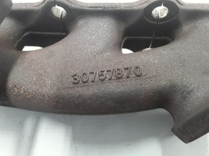  Exhaust manifold 