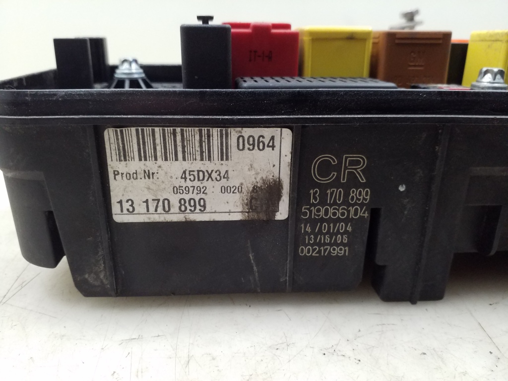 OPEL Vectra C (2002-2005) Fuse box 13170899 24929465