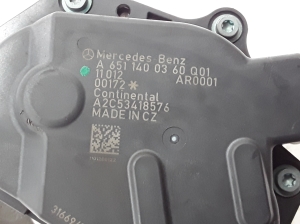 Mercedes Benz E-Class W207 (2009–2017) Ventil Abgasrückführung A6511400360 - 3