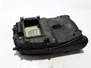 Mercedes Benz E-Class W207 (2009–2017) Luftfiltergehäuse A6510901101 - 4
