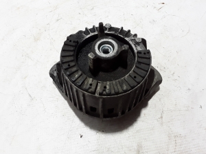 Mercedes Benz E-Class W207 (2009–2017) Engine mount A2042404717 - 2