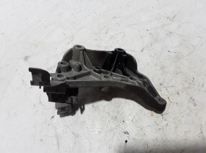 Mercedes Benz E-Class W207 (2009–2017) Sonstiger Halter A6510940039 - 3