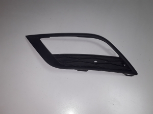   Front bumper fog lamp cover 