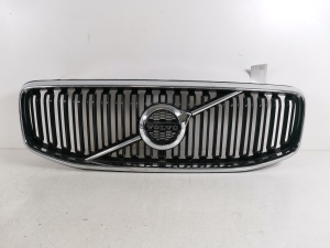  Front grille 