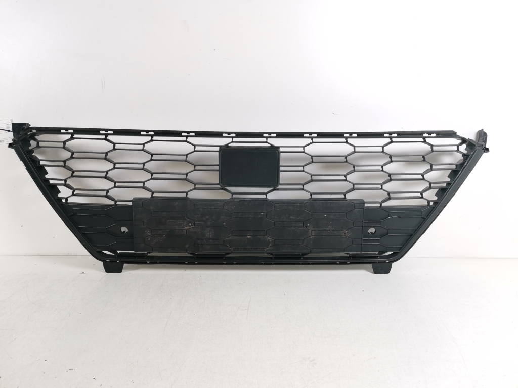 Used Seat Arona Front bumper lower grille 6F9853667D