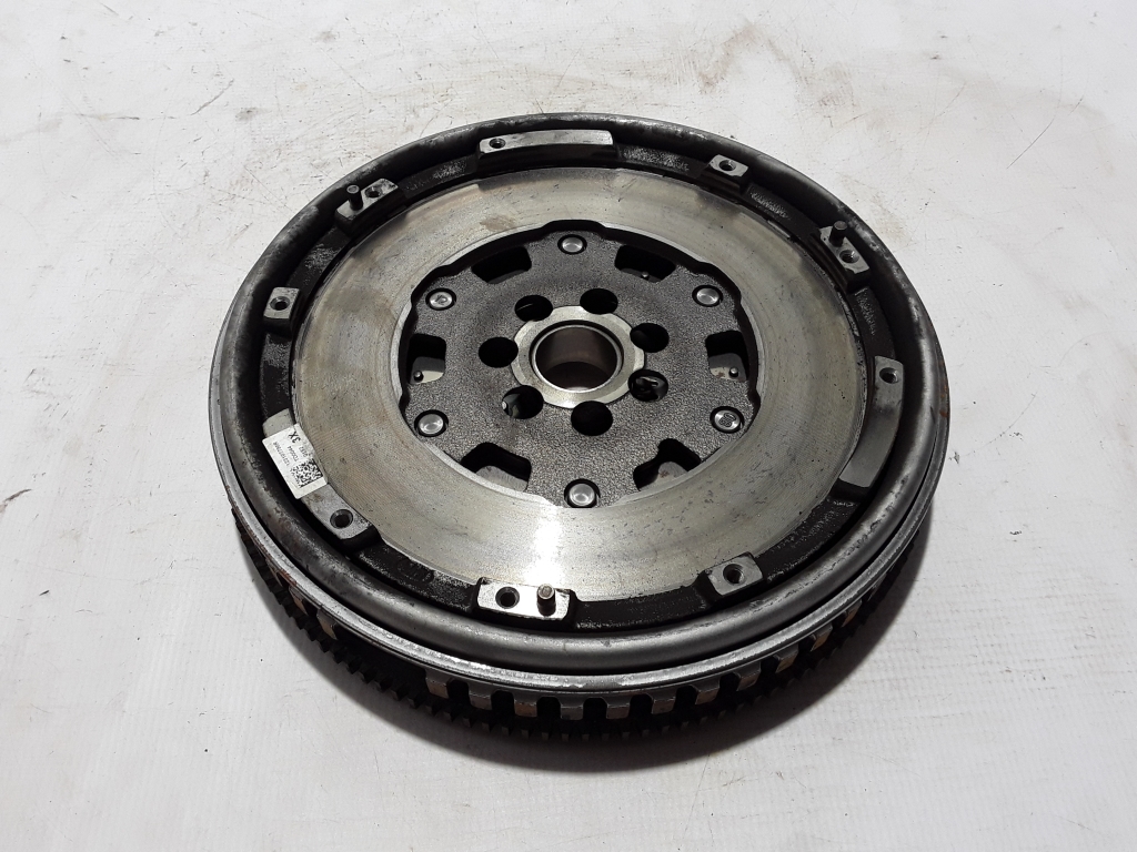 Used RENAULT Clio Clutch flywheel 123107790R