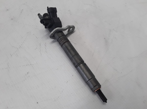   Injecteur de carburant  - 31303238  