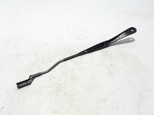  Windshield wiper blade 