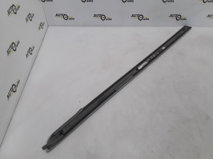 VOLVO V50 (2004–2012) Esiukse liist 08620164 - 3