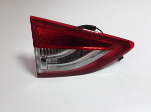 Tail light on trunk lid - 90021833