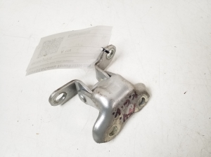 TOYOTA Corola Verso R1 (2004–2009) Rear side door upper hinge 68760-0F010 - 2
