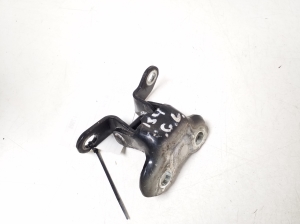 TOYOTA Corola Verso R1 (2004–2009) Rear side door upper hinge 68760-0F010 - 2