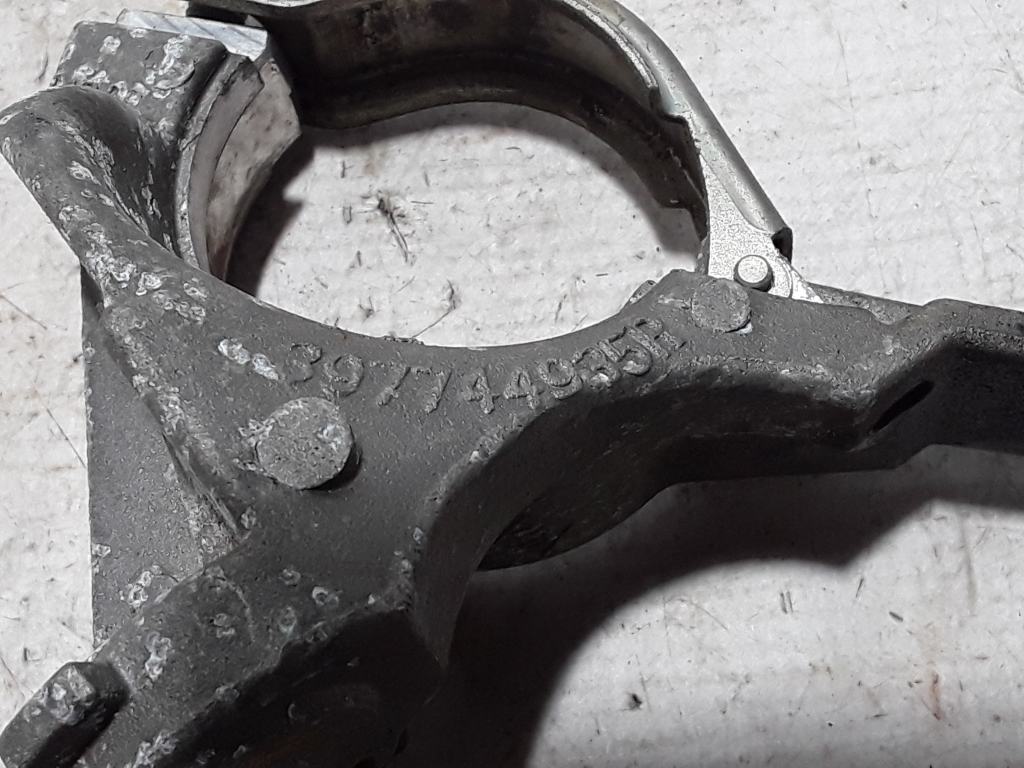 RENAULT Captur 1 generation (2013-2019) Axle Bracket 397744935R 22453783