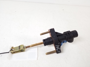   Clutch master cylinder  - 31420-05020 