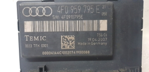 AUDI A6 C6 (2004–2011) Rear side door control unit 4F0 959 795E - 2