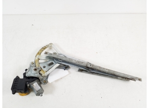 TOYOTA Corola Verso R1 (2004–2009) Aizmugurējo durvju logu pacēlājs 69830-0F020 - 2