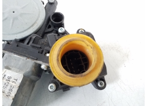 TOYOTA Corola Verso R1 (2004–2009) Aizmugurējo durvju logu pacēlājs 69830-0F020 - 3