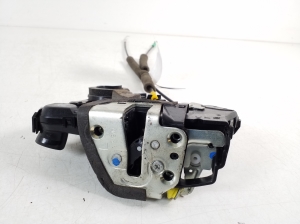 TOYOTA Corola Verso R1 (2004–2009) Front door lock 69040-02152 - 2