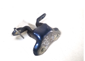 Rear side door upper hinge - 68750-0F010