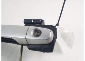 TOYOTA Corola Verso R1 (2004–2009) Front door external opening handle and its details - 3