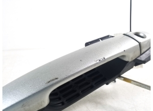 TOYOTA Corola Verso R1 (2004–2009) Front door external opening handle and its details - 4