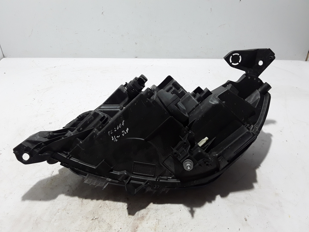 Used Peugeot 2008 Headlights 9833036180