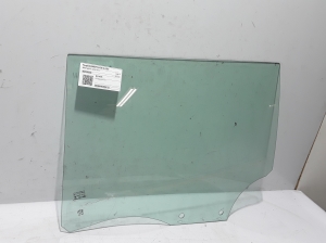   Rear side door glass  - 9825589280 