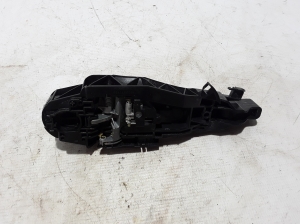 Peugeot 2008 P24 (2019–2026) Front door external opening handle and its details - 3