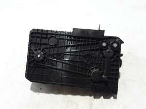 Peugeot 2008 P24 (2019–2026) Battery holder 9823533180 - 2