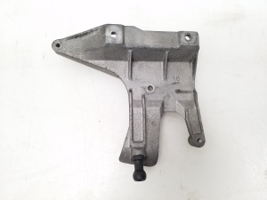  Engine holder 