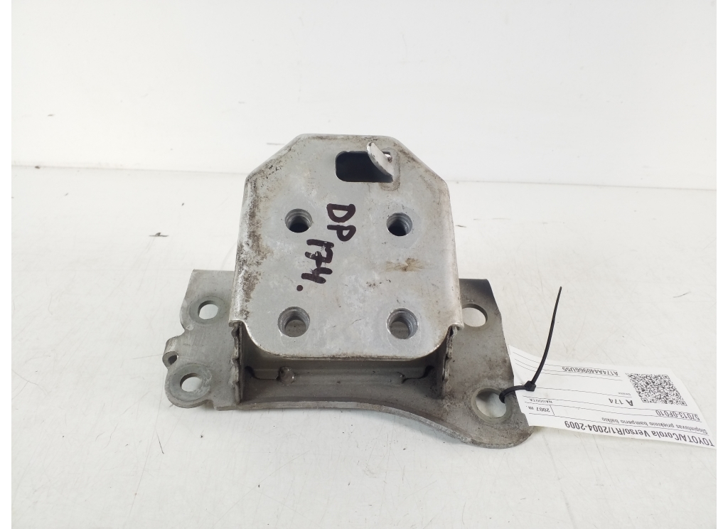 TOYOTA Corola Verso R1 (2004–2009) Front bumper reinforcement damper 57013-0F010 TOYOTA Corola Verso R1 (2004–2009) Front bumper reinforcement damper 57013-0F010