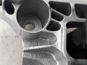  Engine holder 