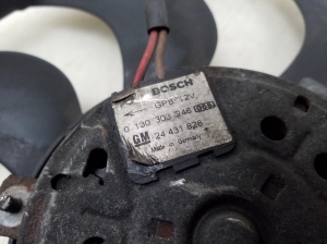Opel Zafira A (1999–2005) Kühlerlüftermotor 24431828 - 2