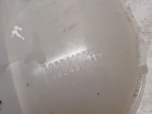 Peugeot 2008 P24 (2019–2026) Coolant reservoir 9824198680 - 3