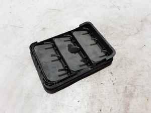 Rear fender vent grille - 9831031680