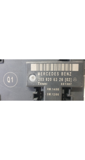 Mercedes Benz C-Class 203 (2000–2007) Juhtplokk 203 820 63  26 - 2