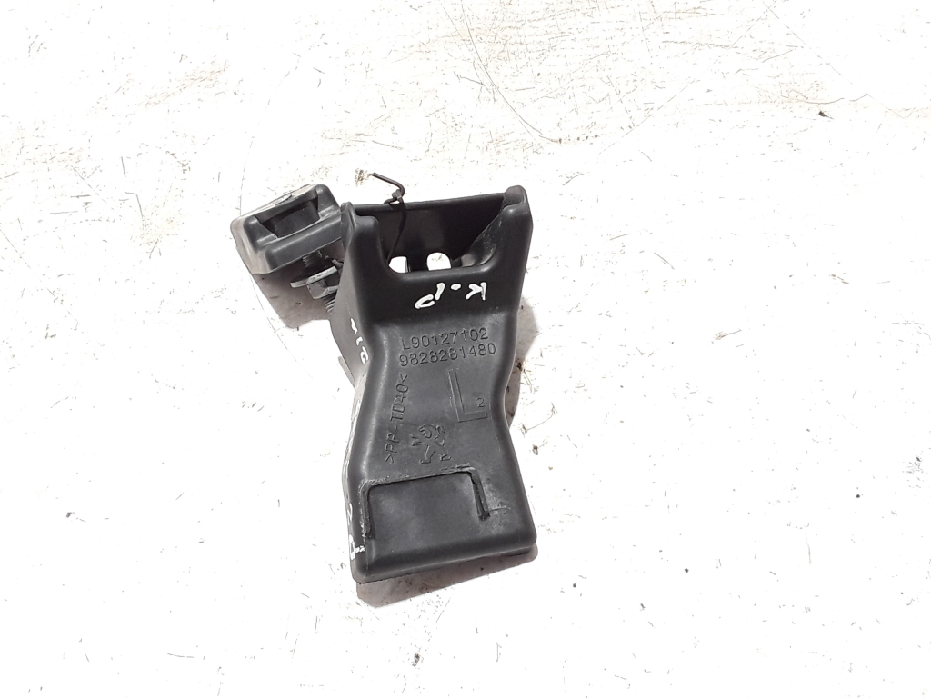 Used Peugeot 2008 Headlamp holder 9828281480