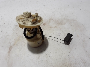 Pompe à carburant dans le réservoir - 7700431718