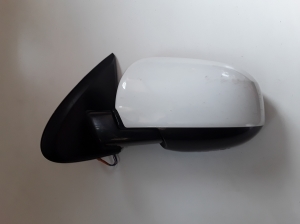  Side mirror and its details 