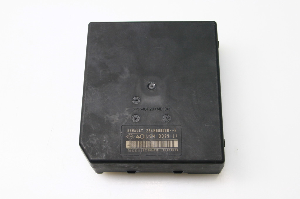 RENAULT Megane 3 generation (2008-2020) Fuse box 284B60008R 25208259