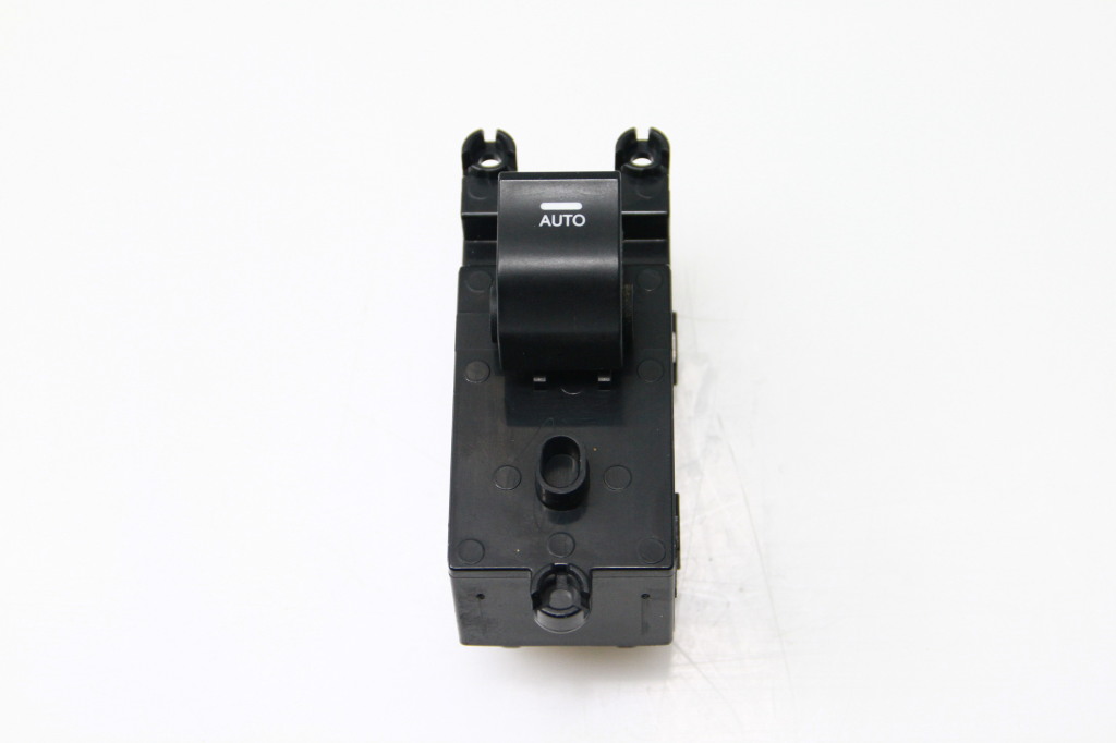 HYUNDAI i40 VF (1 generation) (2011-2020) Front Right Door Window Switch 935753Z200 25208243