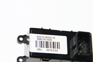 Hyundai i40 (2011–2026) Esiukse klaaslüliti 935753Z200 - 2