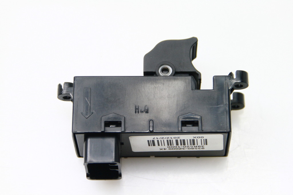 HYUNDAI i40 VF (1 generation) (2011-2020) Rear Left Door Window Control Switches 935803Z000 25208236