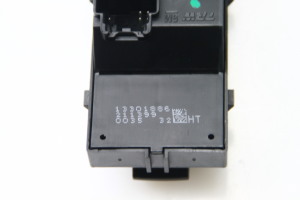Opel Astra J (2009–2017) Rear side door window switch 13301886 - 4