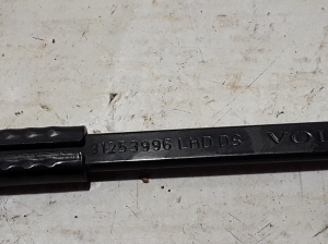 VOLVO V50 (2004–2012) Esiklaasi puhasti hoob 31253996 - 2