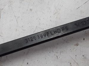 VOLVO V50 (2004–2012) Esiklaasi puhasti hoob 31253997 - 3