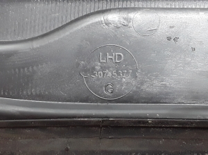 VOLVO V50 (2004–2012) Windlaufverkleidung (Scheibenwischerabdeckung) 30745377 - 3